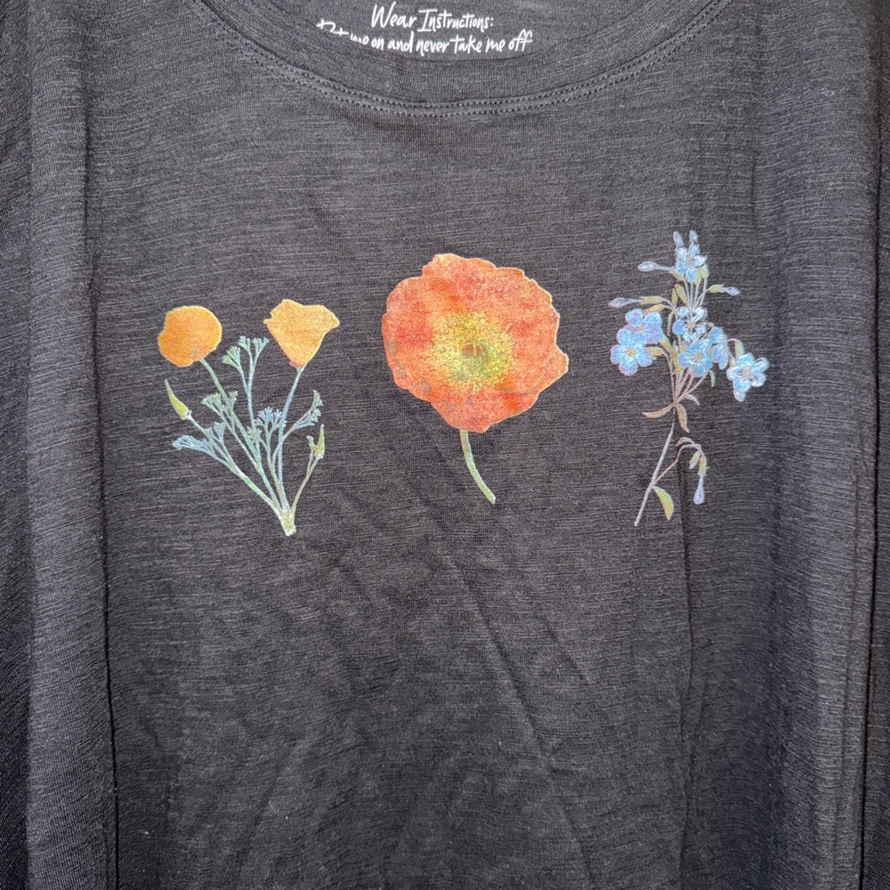 New Torrid Vibe Floral Relaxed Graphic Floral T-shirt Size 5X - Picture 3 of 8
